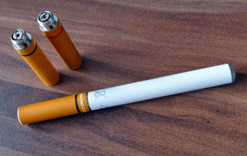 e-cigarette-ENTRAUNES-min_electronic_cigarette_e_cigarette_nicotine_vapor_vaporizer_smoke_tobacco-663282